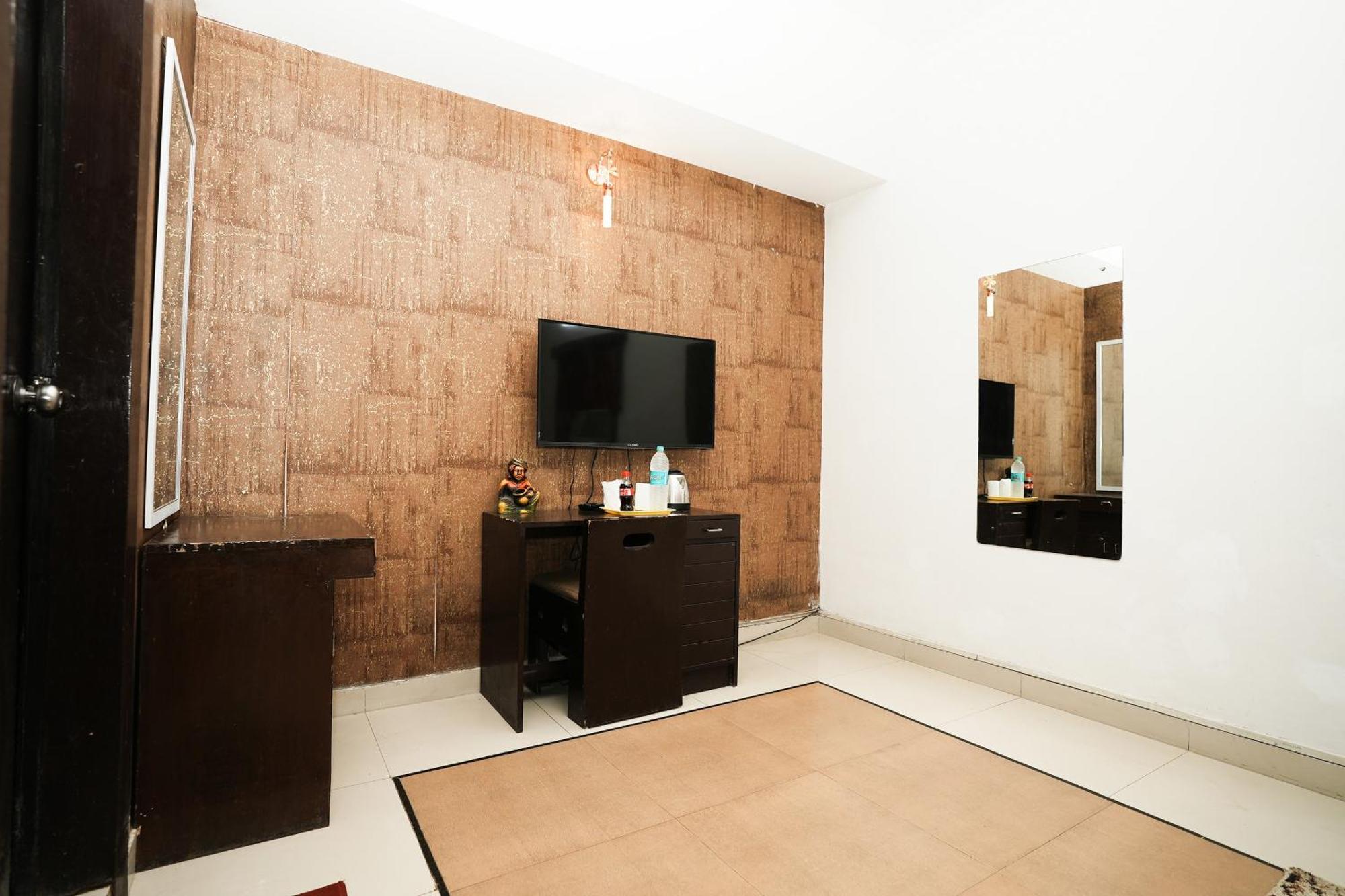 Hotel Om Paradise Near Igi Delhi Airport New Delhi Exterior photo