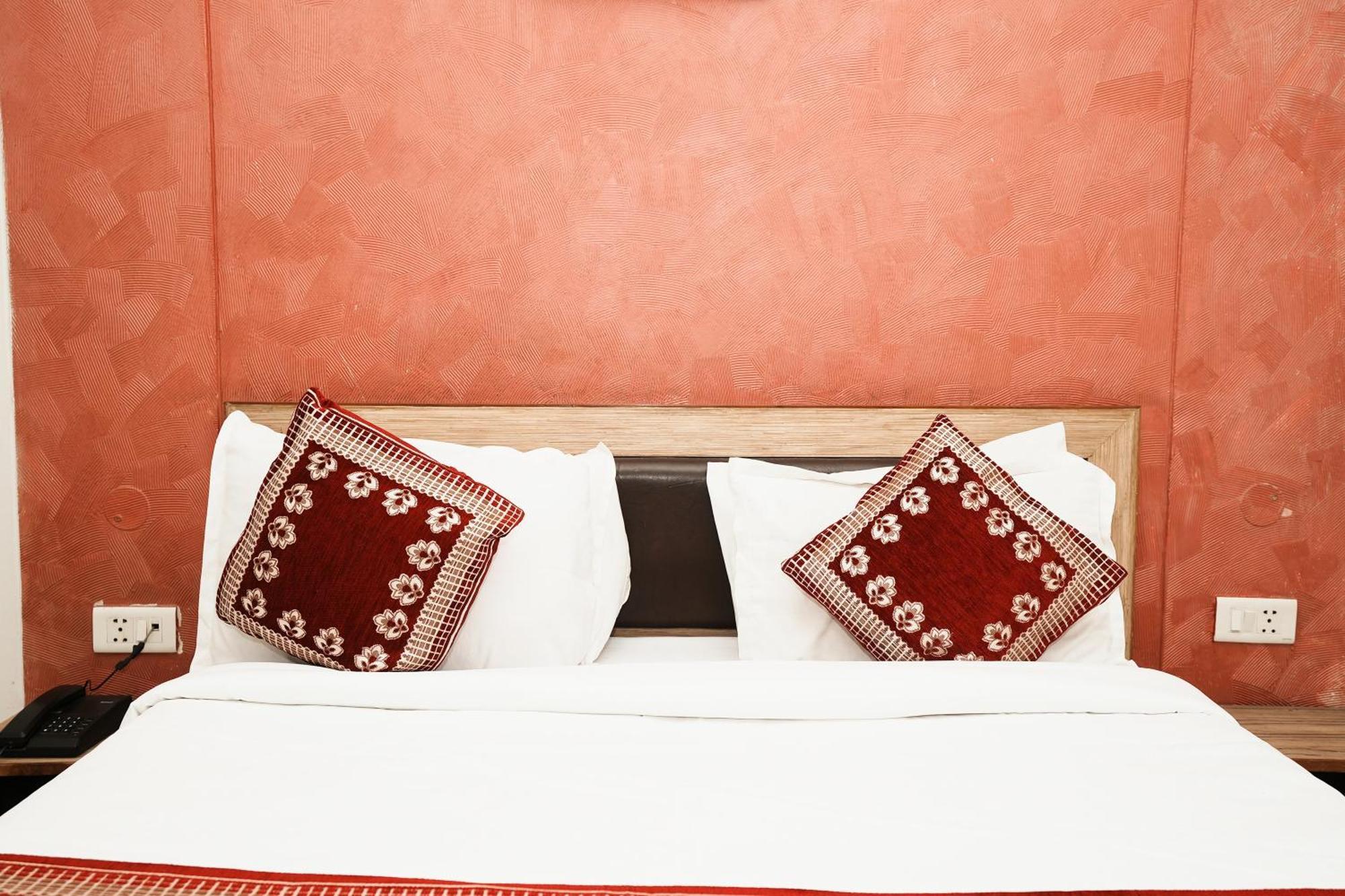 Hotel Om Paradise Near Igi Delhi Airport New Delhi Exterior photo